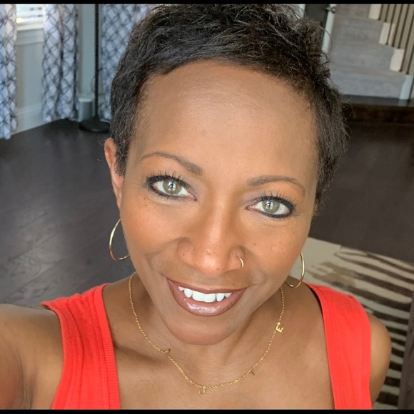 Meet your Posher, Shannon - Picture 1 of 1